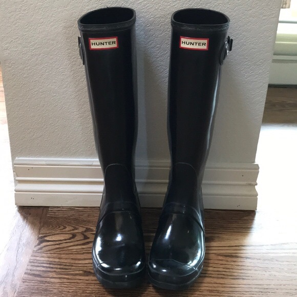 Tall black shiny hunter boots - Picture 3 of 4